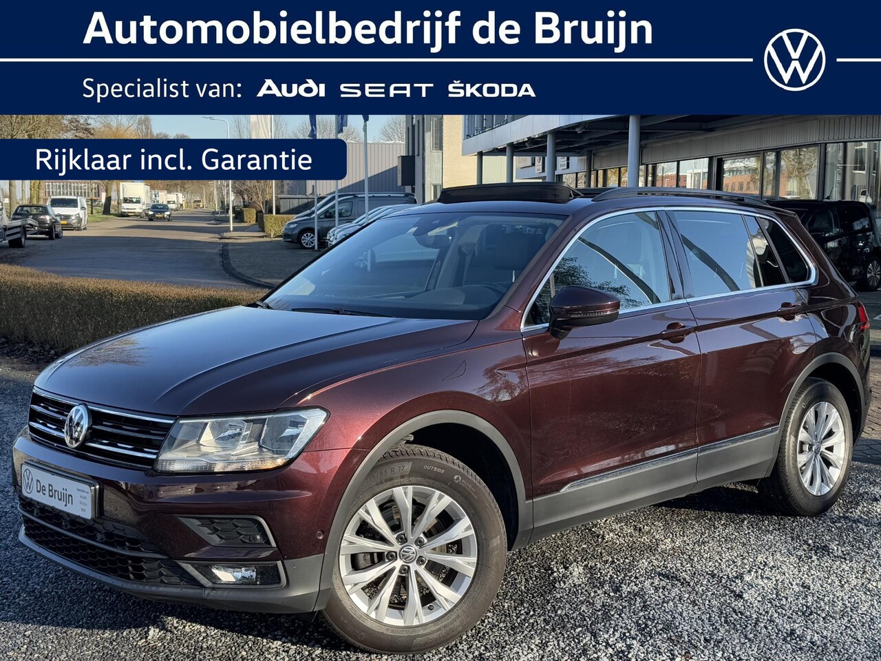 Volkswagen Tiguan - 1.5 TSI 150pk Comfortline (Pano,Trekhaak,Leer,Camera) - AutoWereld.nl