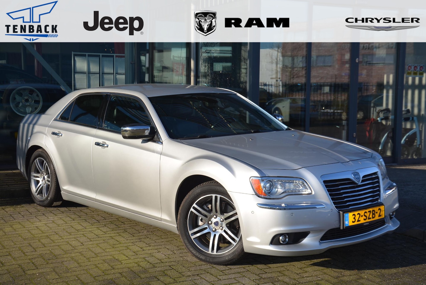 Lancia Thema - 3.6 V6 Platinum | NAP | 2 de eigenaar | Dubbele velgenset - AutoWereld.nl