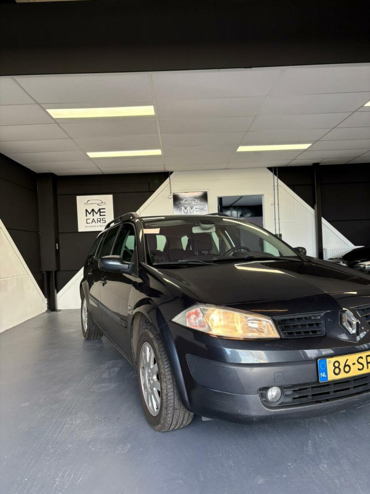 Renault Mégane Grand Tour - 1.6-16V Dynamique Comfort Nwe APK - AutoWereld.nl