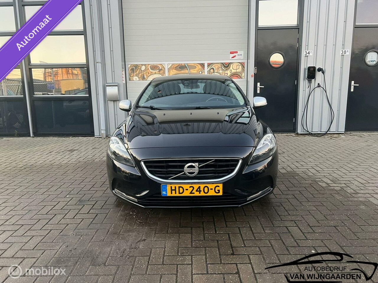 Volvo V40 - 2.0 D3 Momentum 2.0 D3 Momentum,Automaat,Leder,Navigatie,LM Velgen - AutoWereld.nl