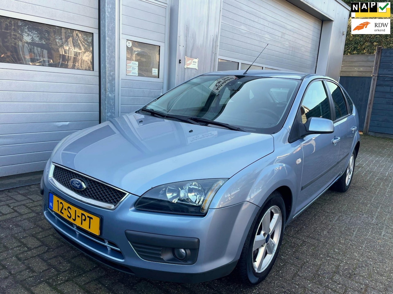 Ford Focus - 2.0-16V Futura 2006-Airco-Cruise-Trekhaak-New APK - AutoWereld.nl