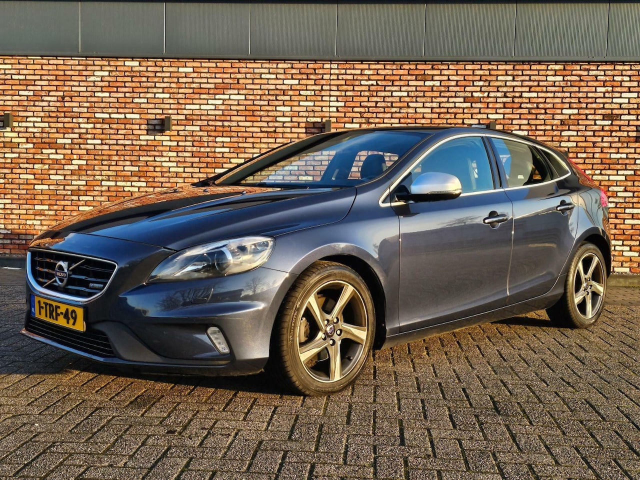 Volvo V40 - 1.6 T4 180PK R-Design Xenon Navi - AutoWereld.nl