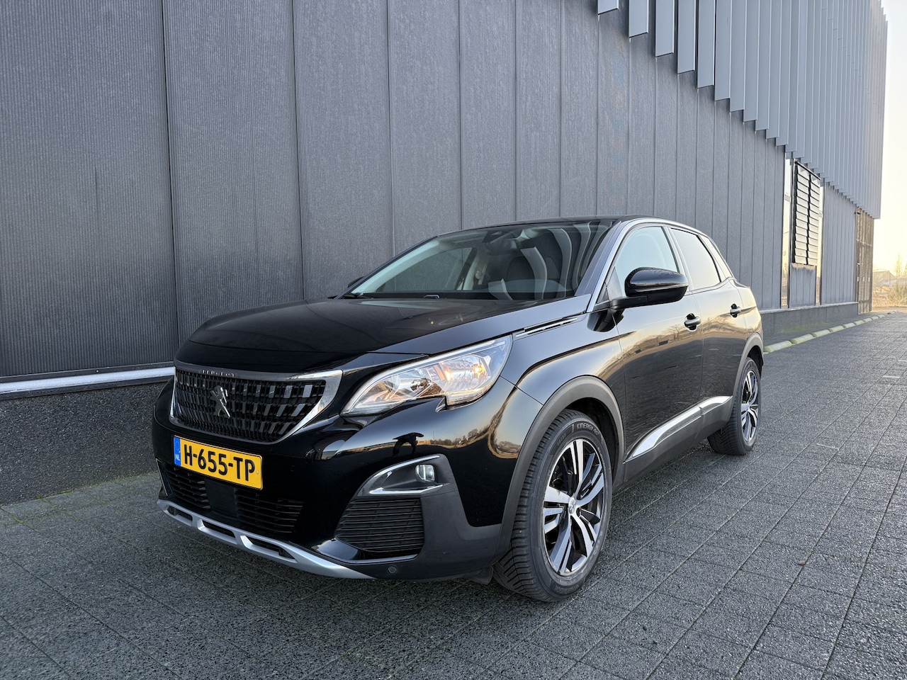 Peugeot 3008 - 1.2 PureTech Allure ALS NIEUW, NIEUWE DISTRIBUTIE, TREKHAAK - AutoWereld.nl