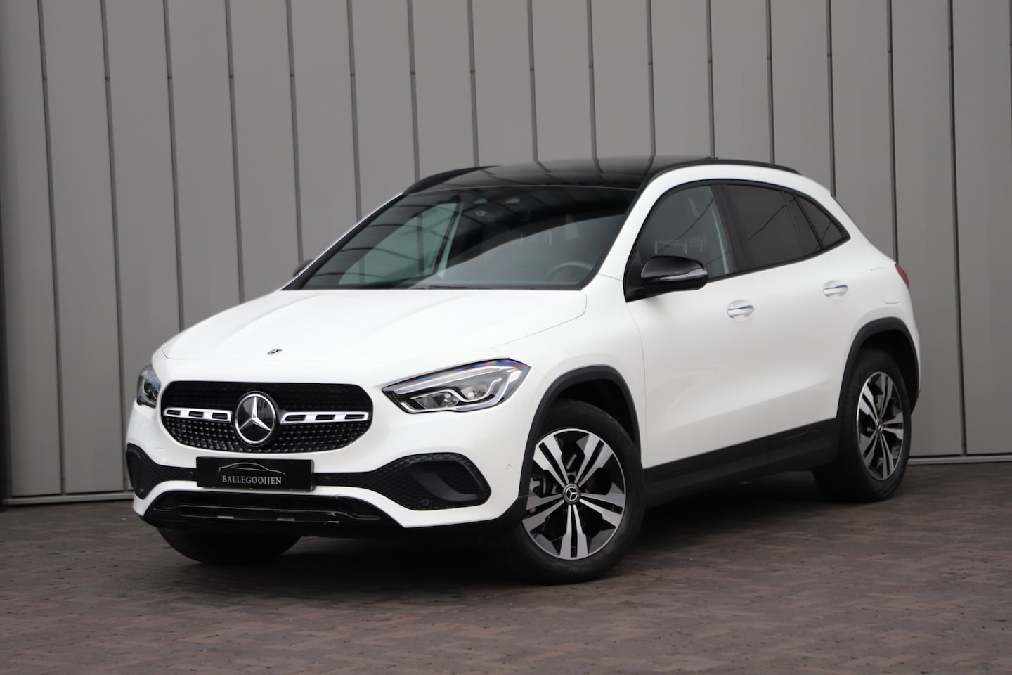 Mercedes-Benz GLA-Klasse - 250 e Luxury Line | Aut8 | 218PK | Panoramadak | Keyles-go | Sfeerverlichting | Widescreen - AutoWereld.nl