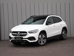 Mercedes-Benz GLA-Klasse - 250 e Luxury Line | Aut8 | 218PK | Panoramadak | Keyles-go | Sfeerverlichting | Widescreen