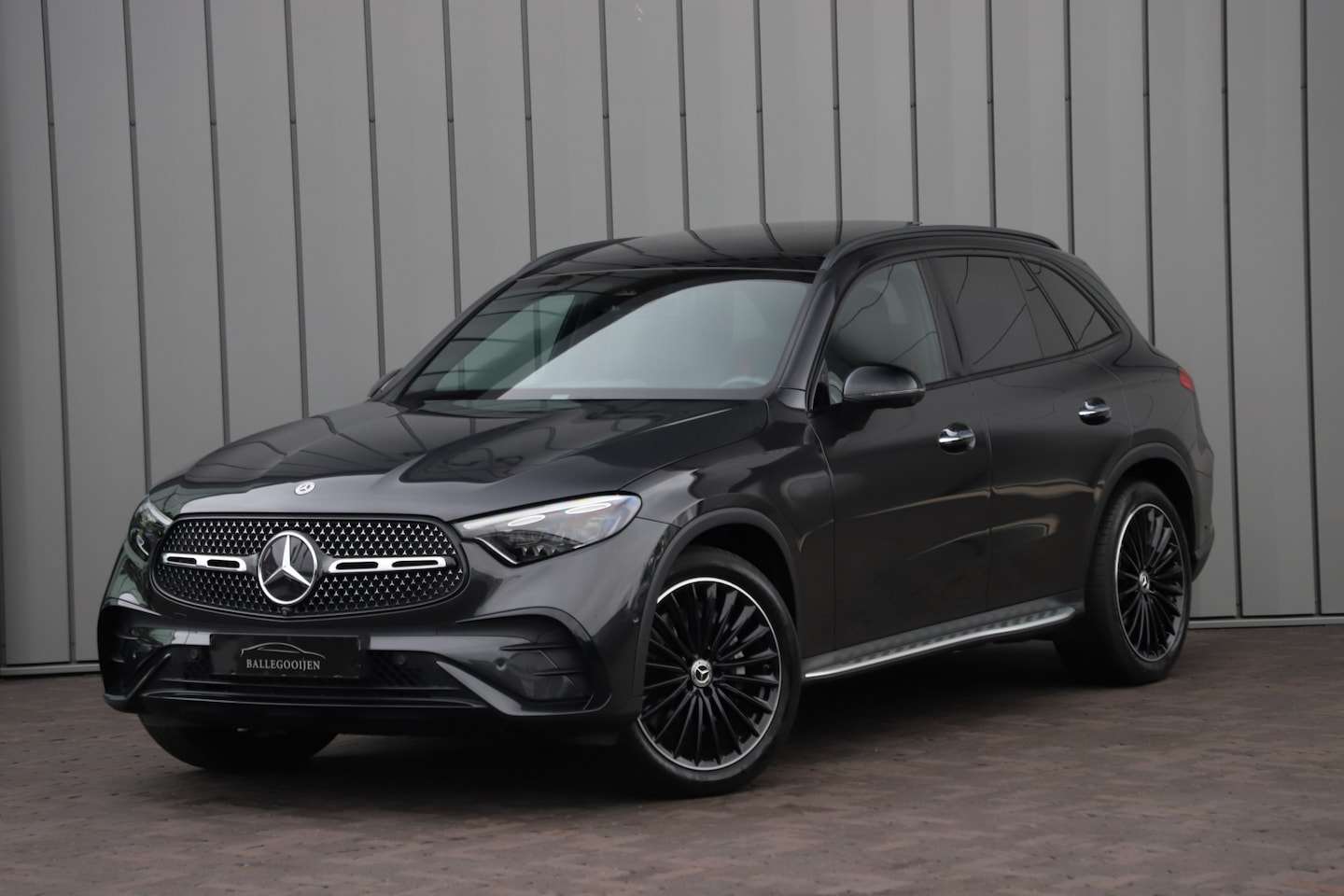 Mercedes-Benz GLC-klasse - 300 AMG 4-Matic Aut9 258PK | Head-up | Keyles-go | Burmester | Pano | Sfeerverlichting | D - AutoWereld.nl