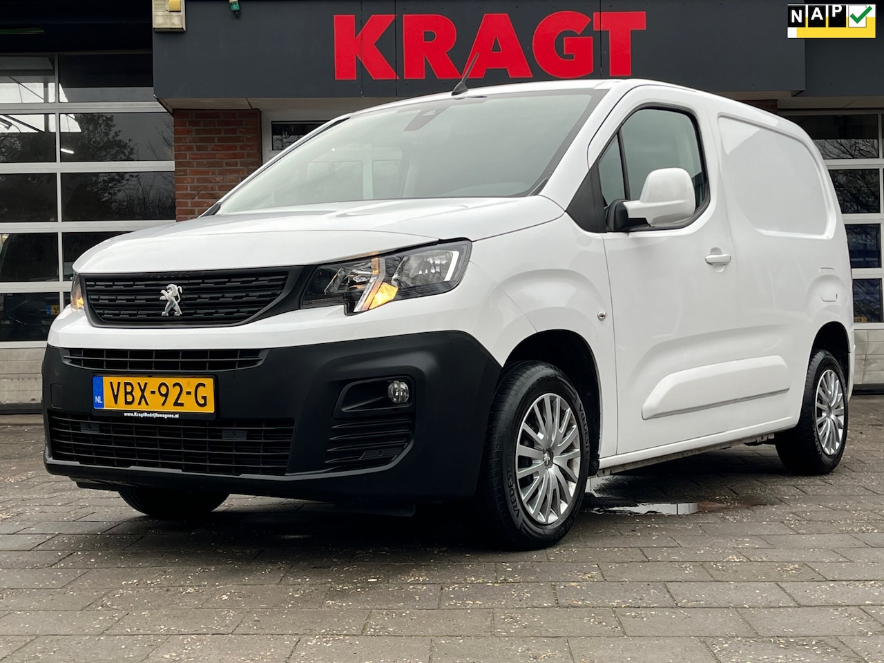 Peugeot Partner - 1.5 BlueHDI Premium|EURO6|NAP|airconditioning|cruise control|navigatie|parkeersensoren|ele - AutoWereld.nl