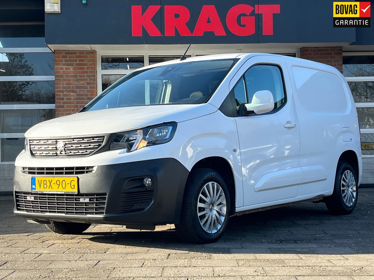 Peugeot Partner - 1.5 BlueHDI Premium|EURO6|NAP|airconditioning|cruise control|navigatie|parkeersensoren|ele - AutoWereld.nl