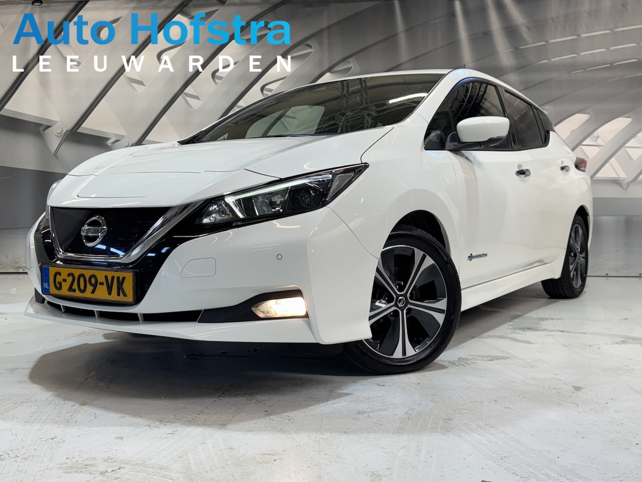 Nissan LEAF - N-Connecta 40 kWh KEY-LESS CAMERA NAVI 17''LMV 2X-PDC - AutoWereld.nl