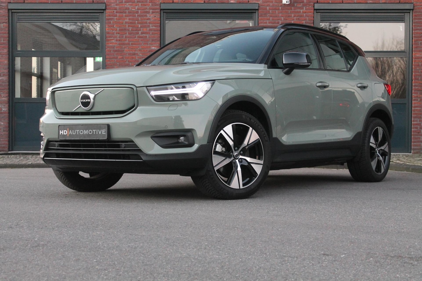 Volvo XC40 - Recharge P8 AWD 408PK R-Design LEDER CAMERA MEMORY - AutoWereld.nl