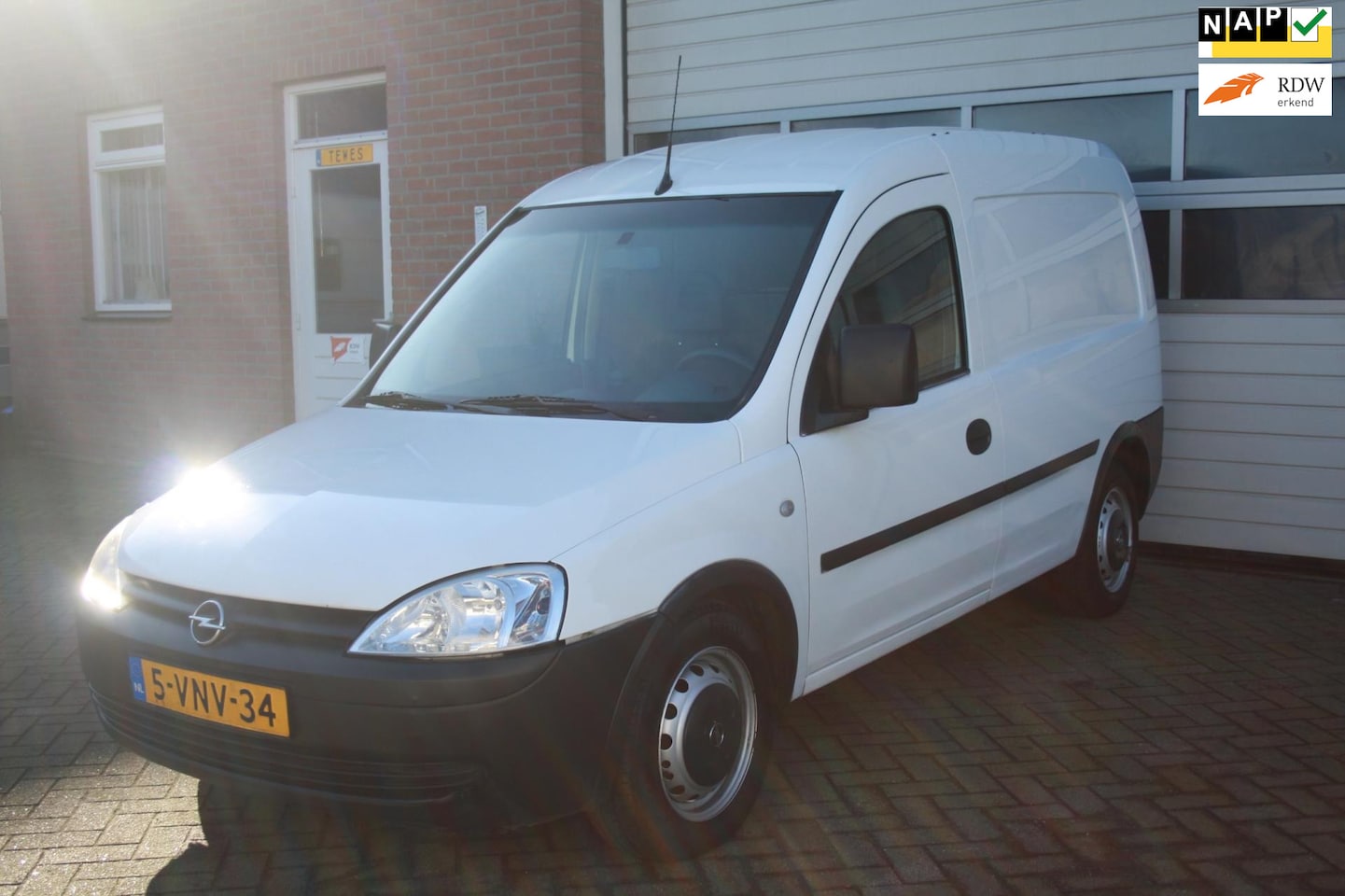 Opel Combo - 1.3 CDTi Marge Auto, 1Ste Eigenaar, Dealer Onderhouden, Airco, Nap 124.000KM!!! - AutoWereld.nl