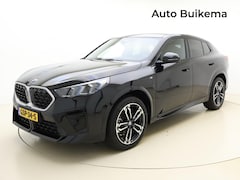 BMW X2 - sDrive20i M Sport -HeadUp -Pano Dak -Harman/Kardon -Iconic Glow Grille -Park Assist Plus