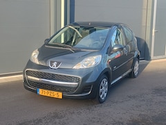 Peugeot 107 - 1.0-12V Millesim 200