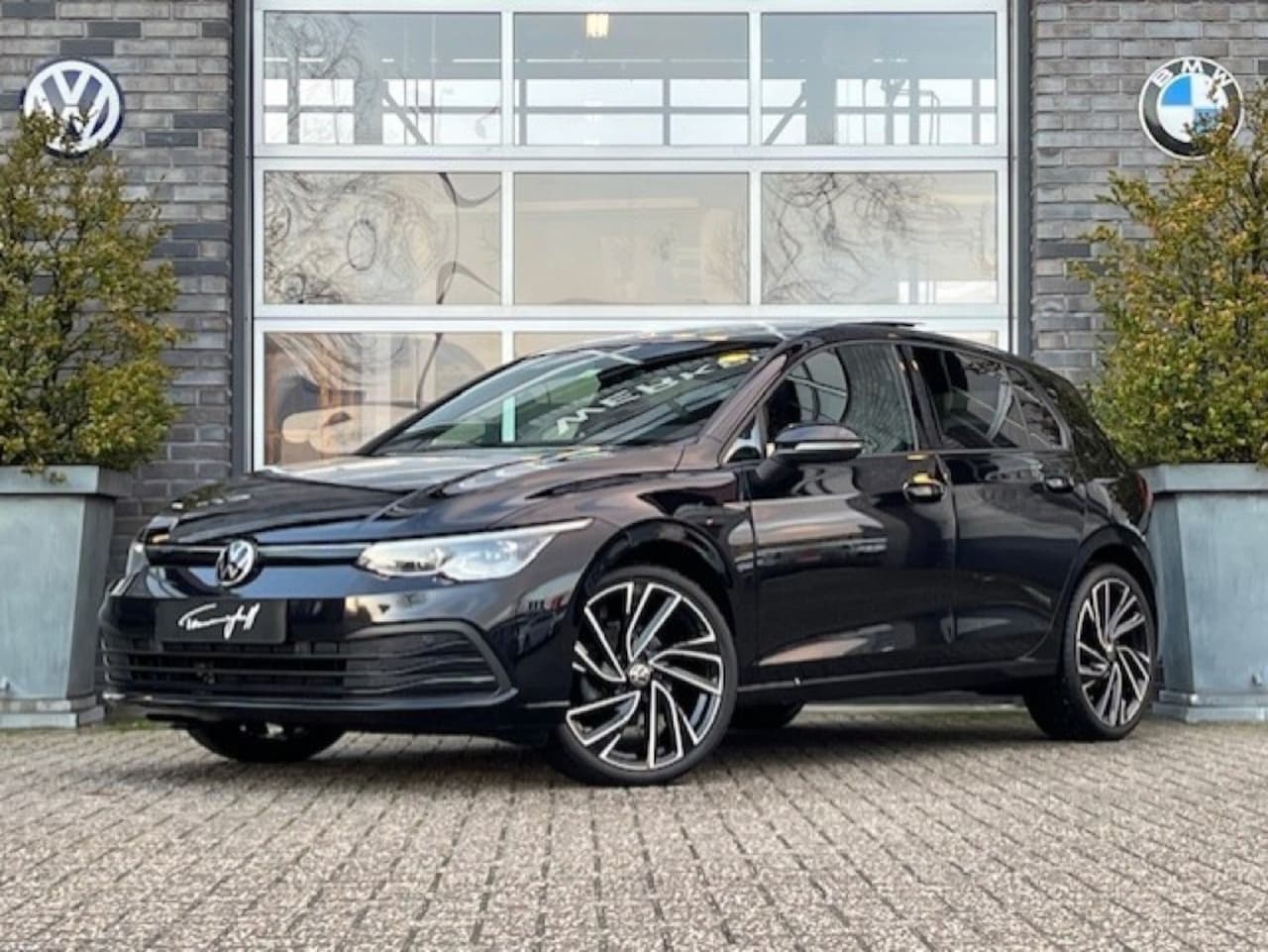 Volkswagen Golf - 2.0 TDi - PANO - MATRIX IQ LIGHT - LED - 19 INCH - AutoWereld.nl