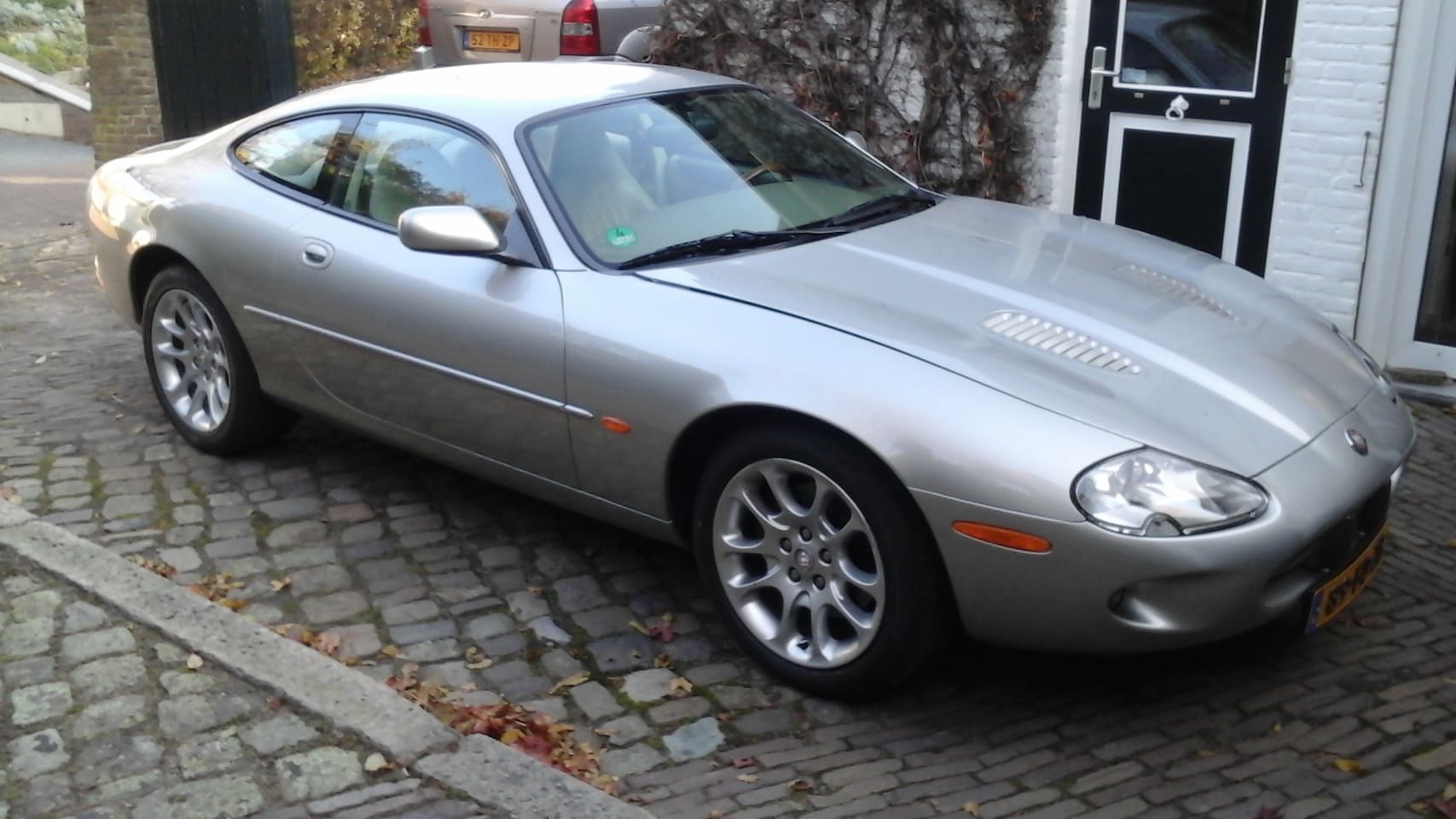 Jaguar XKR - 4.0 V8 Coupé - AutoWereld.nl