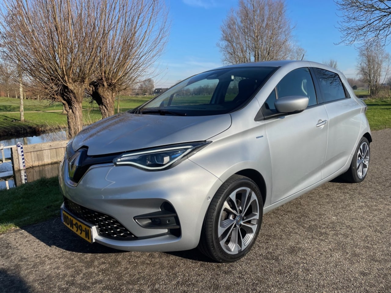 Renault Zoe - R135 Ed. One 52kWh Koopaccu/leer/Bose/warmtepomp/navi/camera/inc - AutoWereld.nl