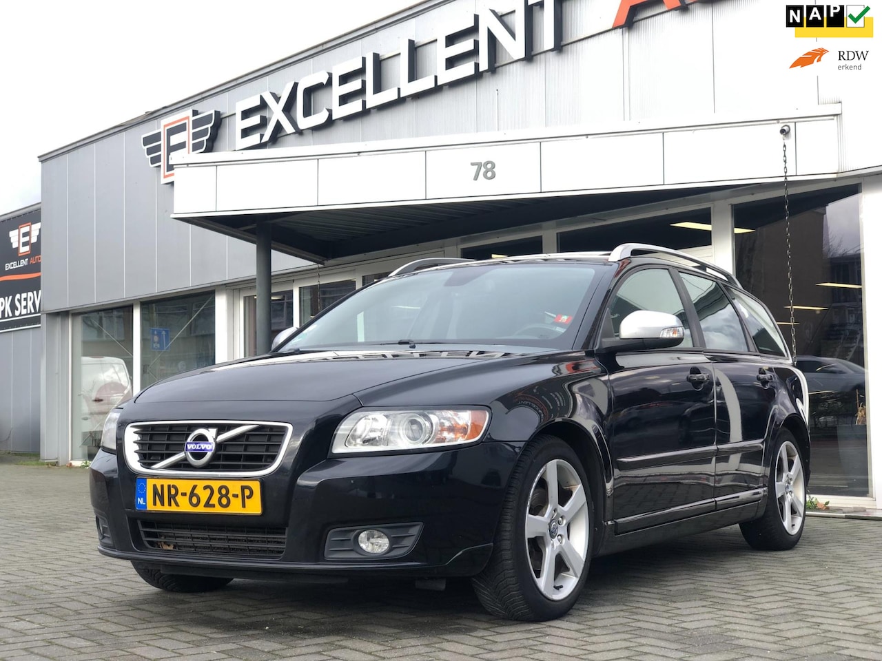 Volvo V50 - 1.6 D2 S/S R-Design Pro Edition | Navigatie - AutoWereld.nl