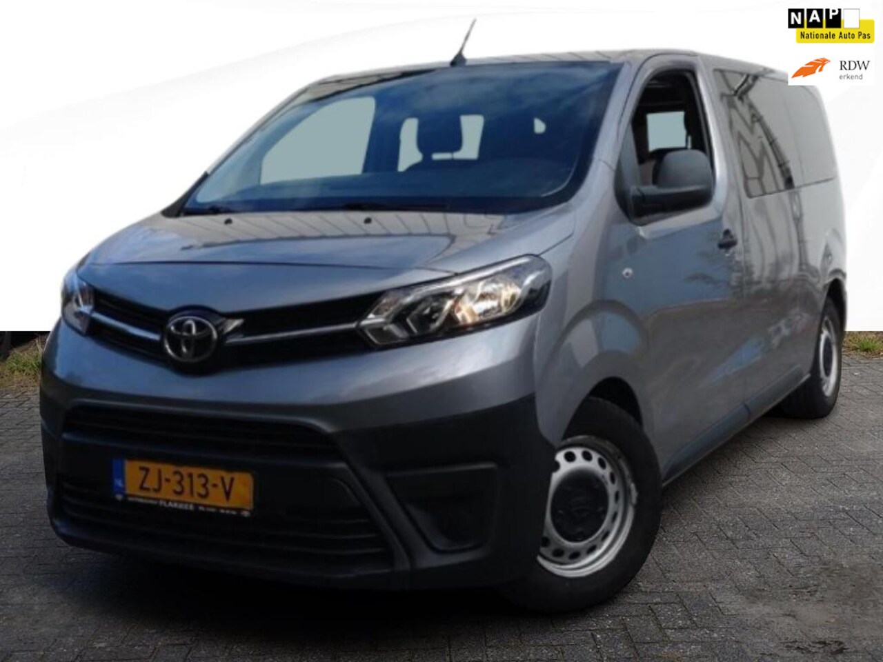 Toyota ProAce Shuttle - 1.5 D-4D Navigator Medium 1.5 D-4D Navigator Medium - AutoWereld.nl