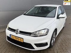 Volkswagen Golf - 1.6 TDI Business Edition R Connected