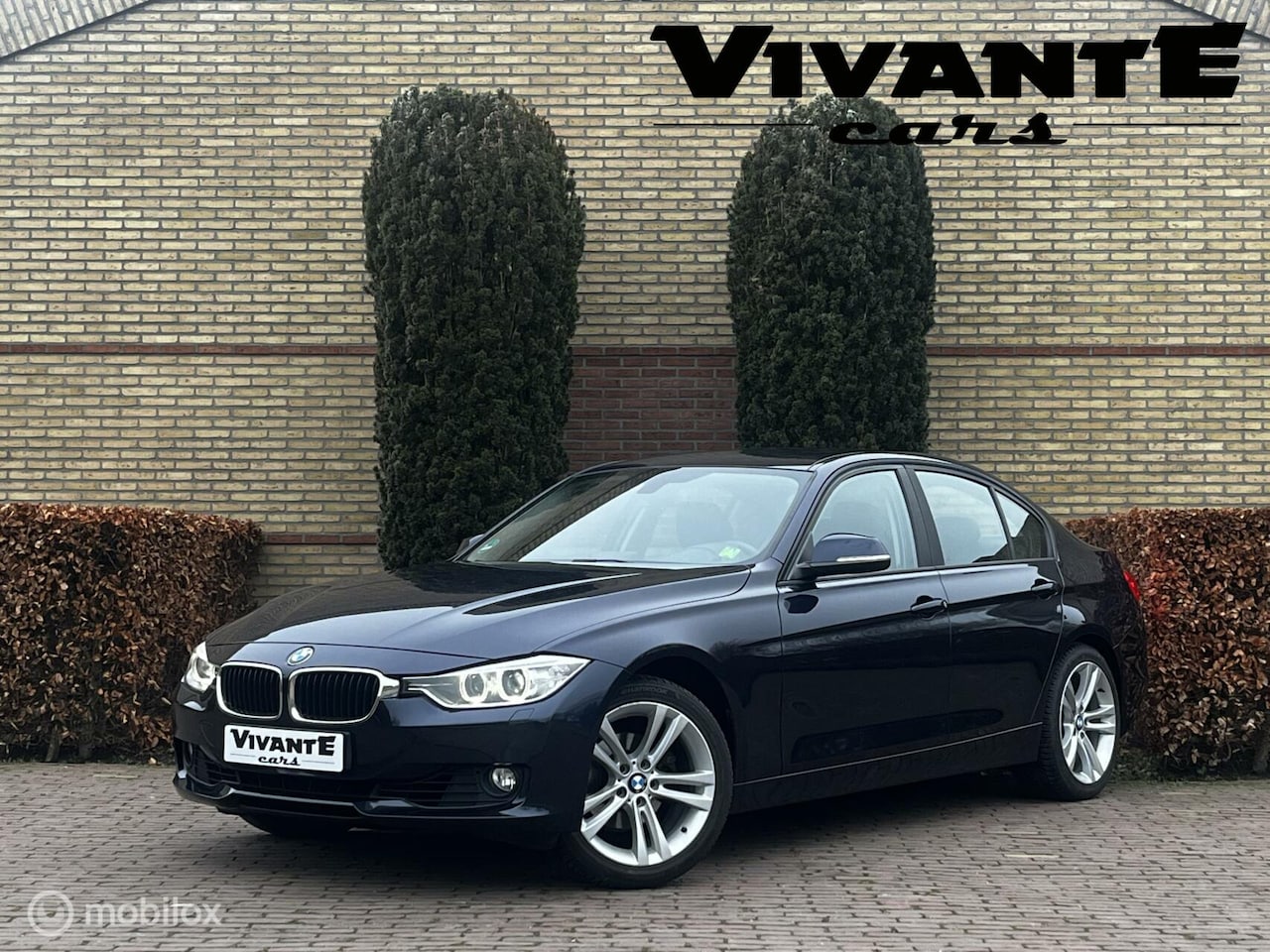 BMW 3-serie - 320i High Executive Leder*Cruise*Navi*Dealer.OH - AutoWereld.nl