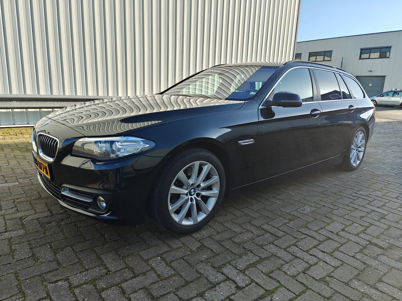 BMW 5-serie Touring - 520d High Executive - AutoWereld.nl