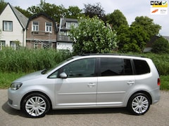 Volkswagen Touran - 1.4 TSI Highline 140pk Schuifdak Clima Trekhaak Navi