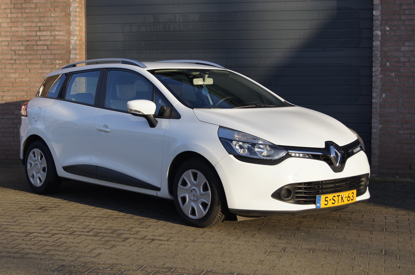 Renault Clio Estate - 1.5 dCi ECO Expression NAVI-AIRCO-CRUISE - AutoWereld.nl