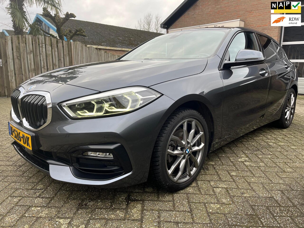 BMW 1-serie - 118i Business Edition sportline - AutoWereld.nl