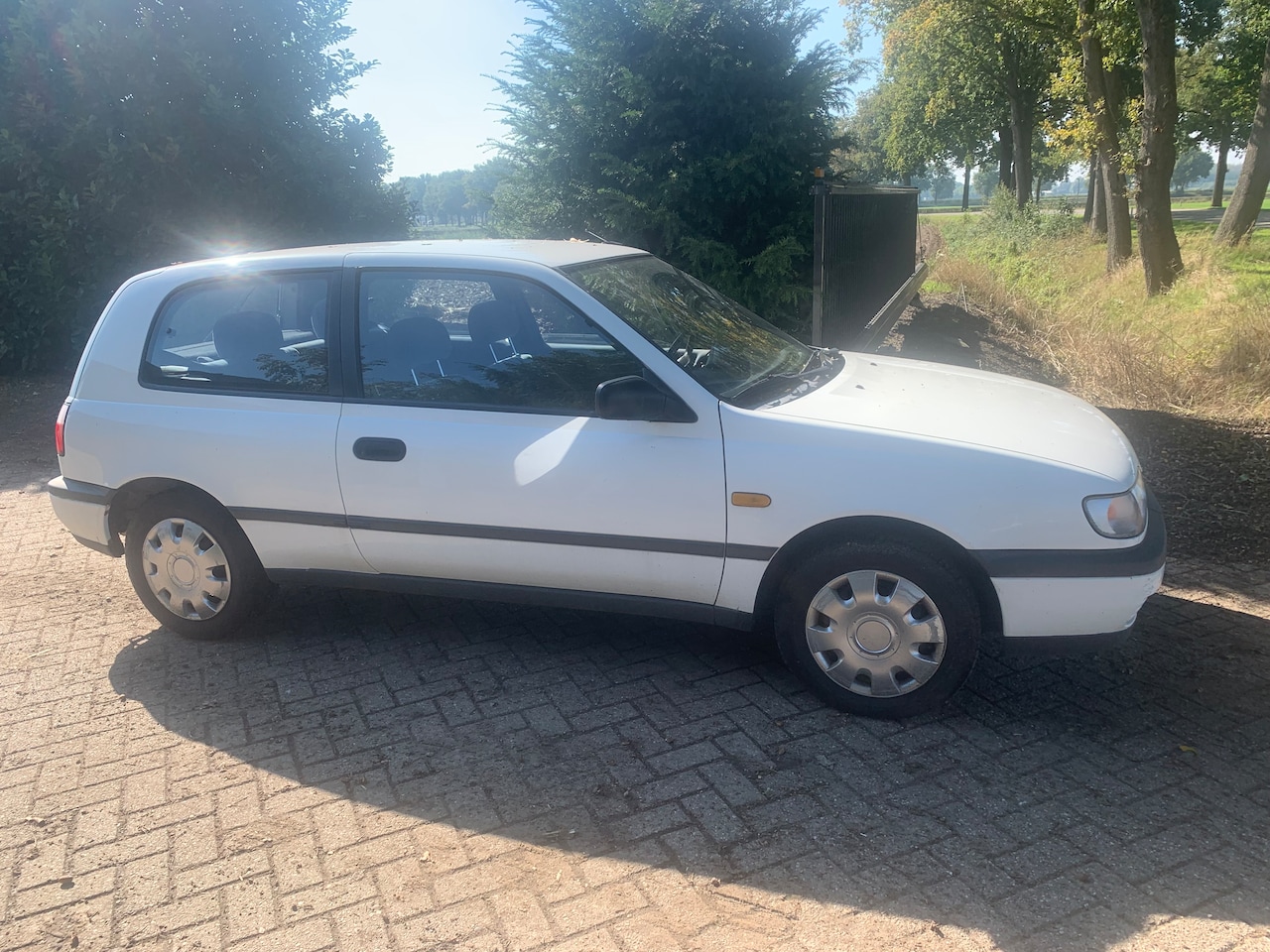 Nissan Sunny - 1.4 L - AutoWereld.nl