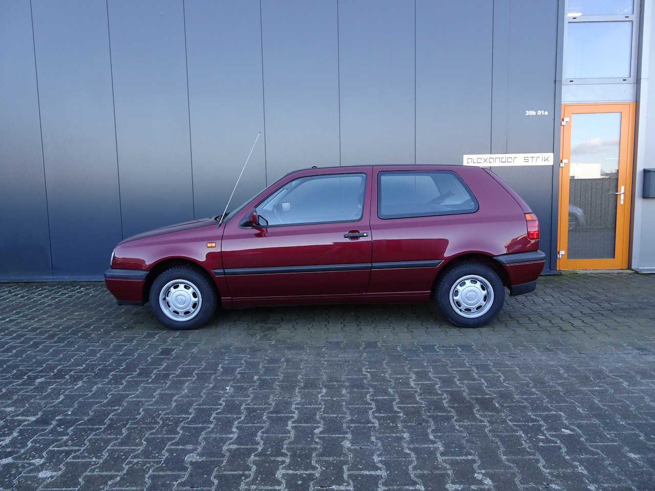 Volkswagen Golf - 1.8 GL Unieke Golf zeer lage km stand - AutoWereld.nl