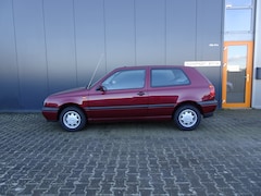 Volkswagen Golf - 1.8 GL Unieke Golf zeer lage km stand