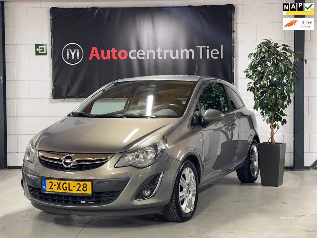 Opel Corsa - 1.2-16V BlitZ * NAP * Camera - AutoWereld.nl