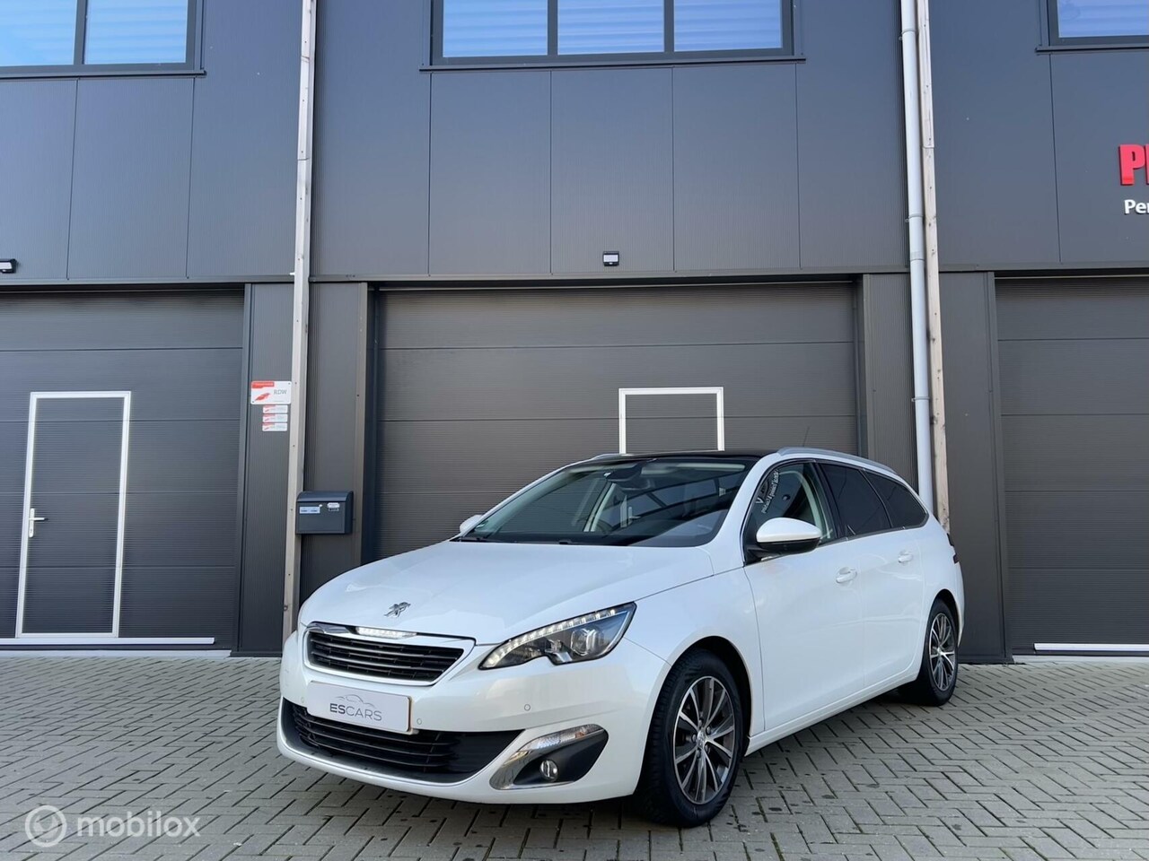 Peugeot 308 SW - 1.2 PureTech Allure Keyless | Camera | Led - AutoWereld.nl