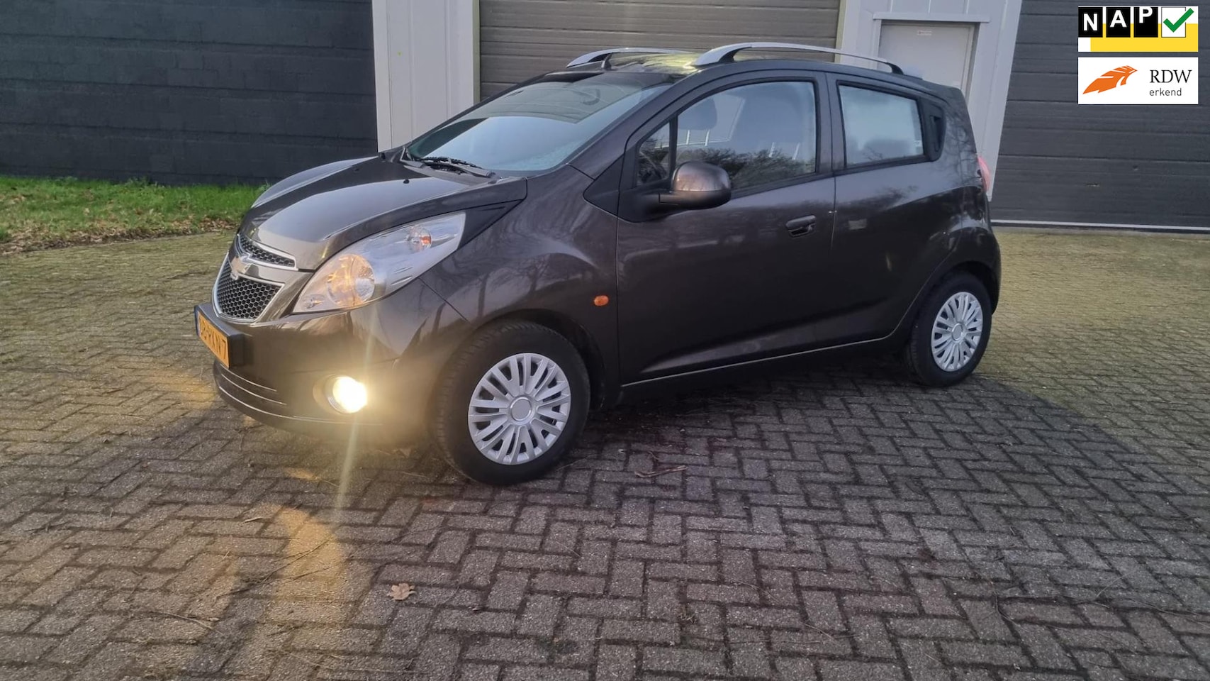 Chevrolet Spark - 1.0 16V LS Bi-Fuel LPG G3 AIRCO 2011 169000KM NAP GELOPEN - AutoWereld.nl