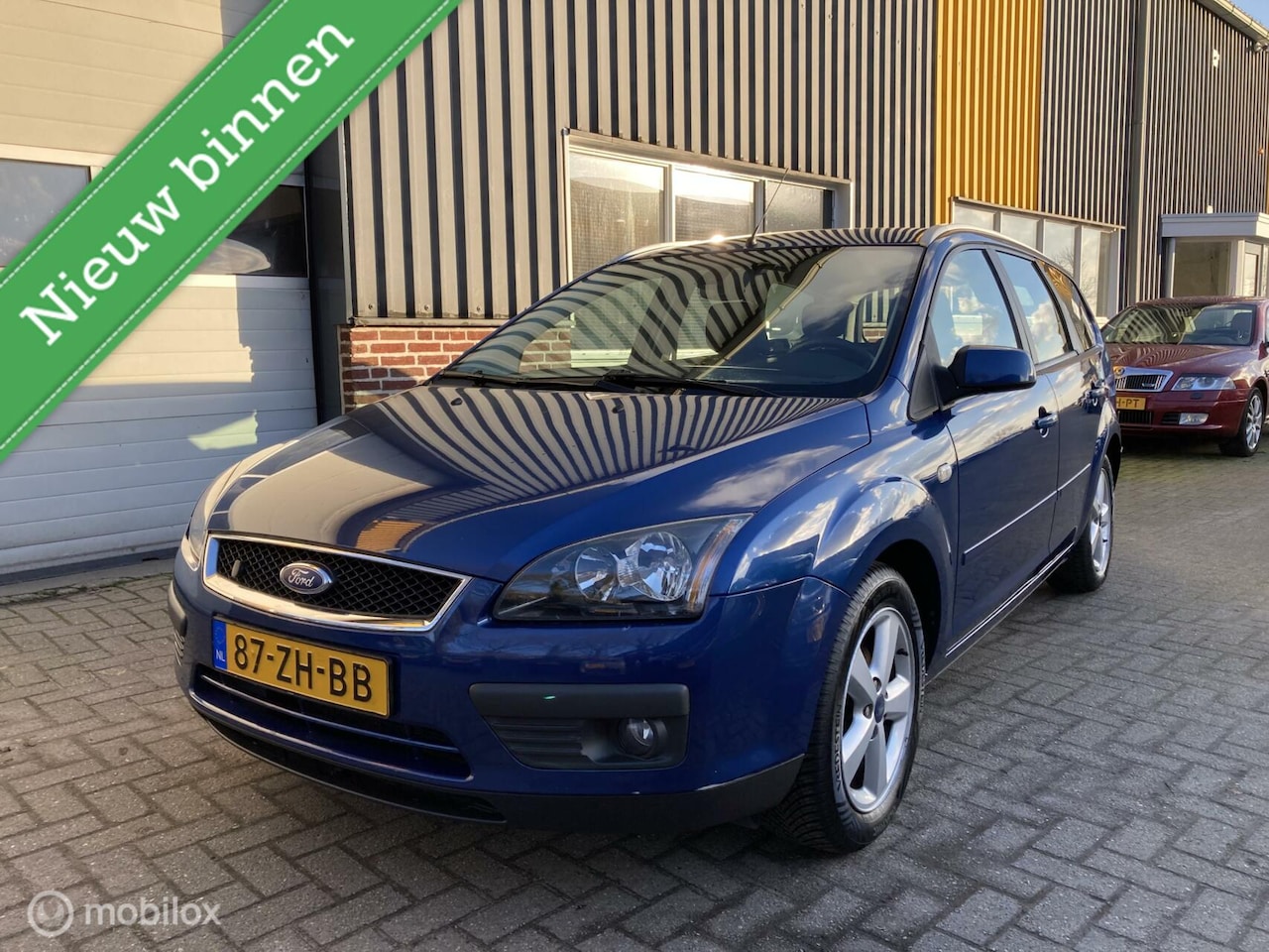 Ford Focus Wagon - 1.8-16V Ambiente FlexiFuel 1.8-16V Ambiente Flexifuel - AutoWereld.nl