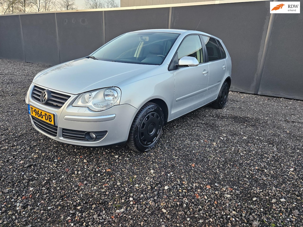 Volkswagen Polo - 1.2-12V Trendline 5 DRS. AIRCO-CRUISE CONTROL-EL.RAMEN - AutoWereld.nl