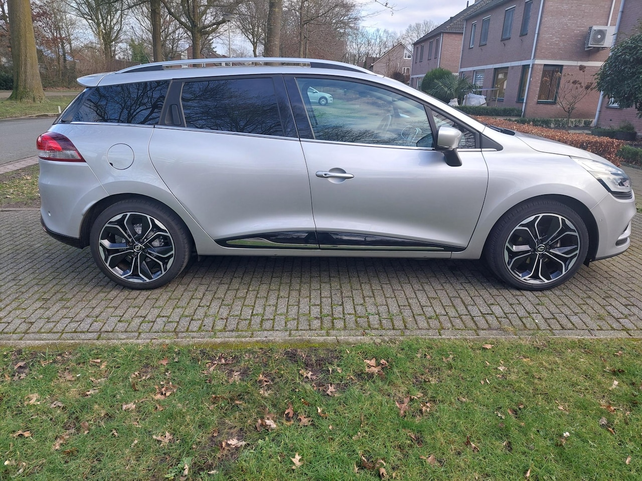 Renault Clio Estate - 1.2 TCe Intens Bosepakket - AutoWereld.nl