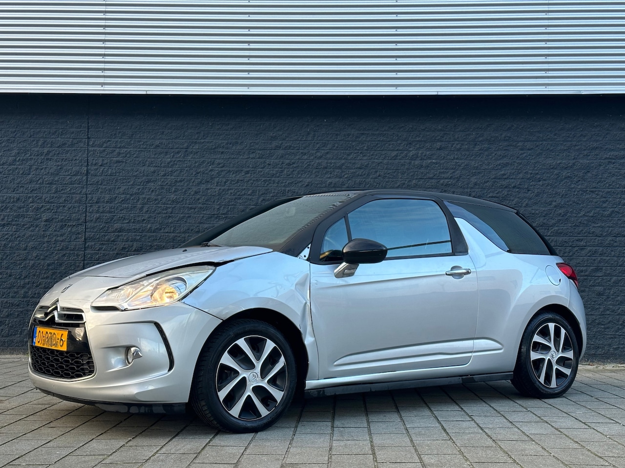 Citroën DS3 - 1.6 e-HDi So Chic 1.6 e-HDi So Chic - AutoWereld.nl