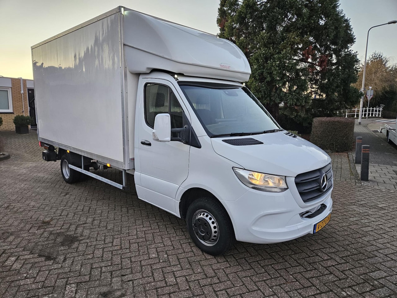 Mercedes-Benz Sprinter - 514 CDI Automaat Laadklep Bakwagen MBUX CarPlay Airco Cruise Koffer Meubelbak 19m3 Airco C - AutoWereld.nl