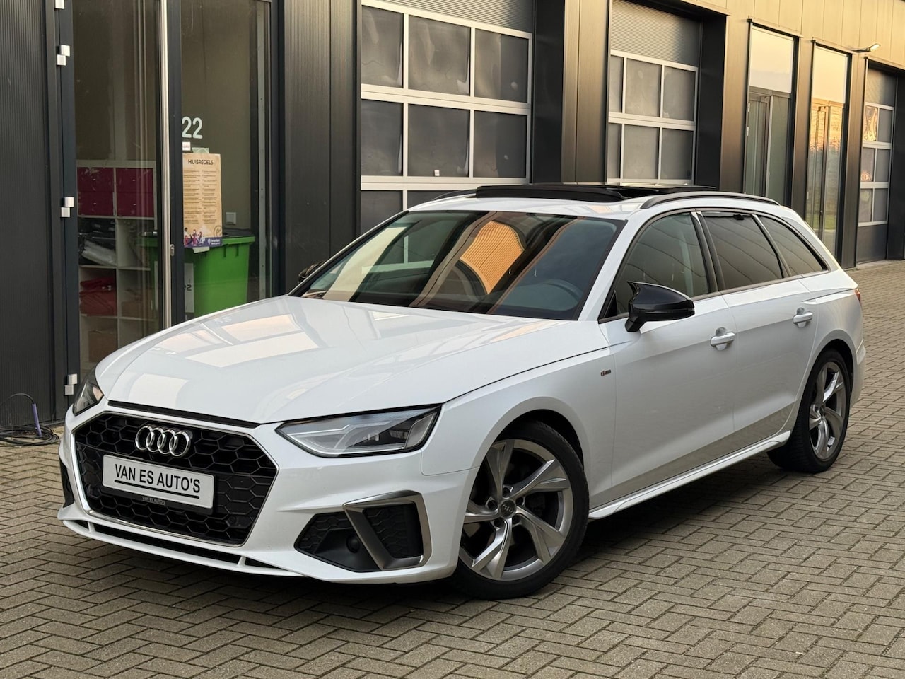 Audi A4 Avant - 35 TFSI S-LINE PANO|XENON|NAVI|DISTRONIC - AutoWereld.nl