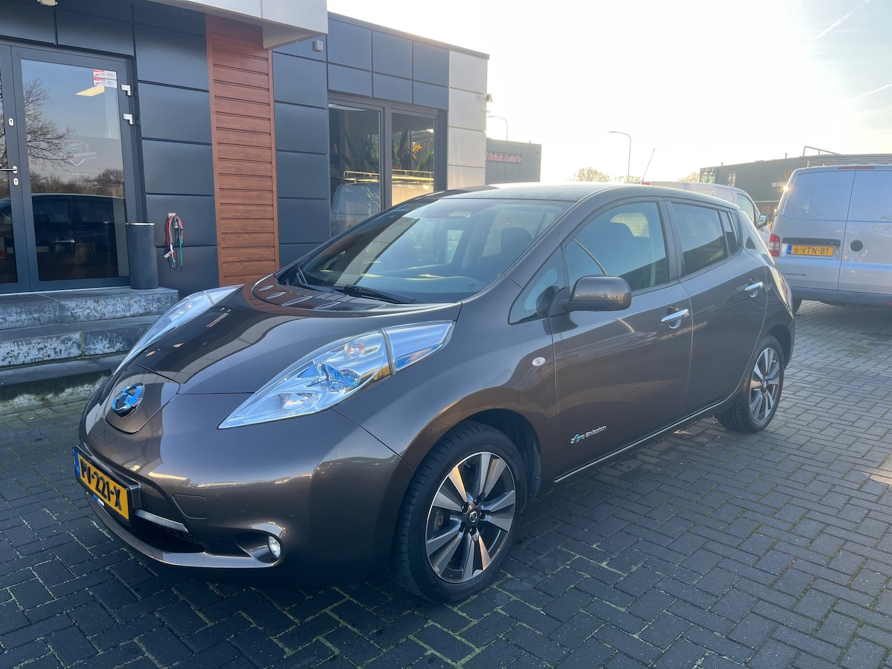 Nissan LEAF - Business Edition 30 kWh Leer Navi 2017 - AutoWereld.nl