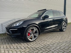 Porsche Cayenne - 4.8 Turbo