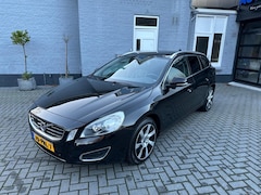 Volvo V60 - 2.0T | AUTOMAAT | LEER | NAVI | STOELVERWARMING |