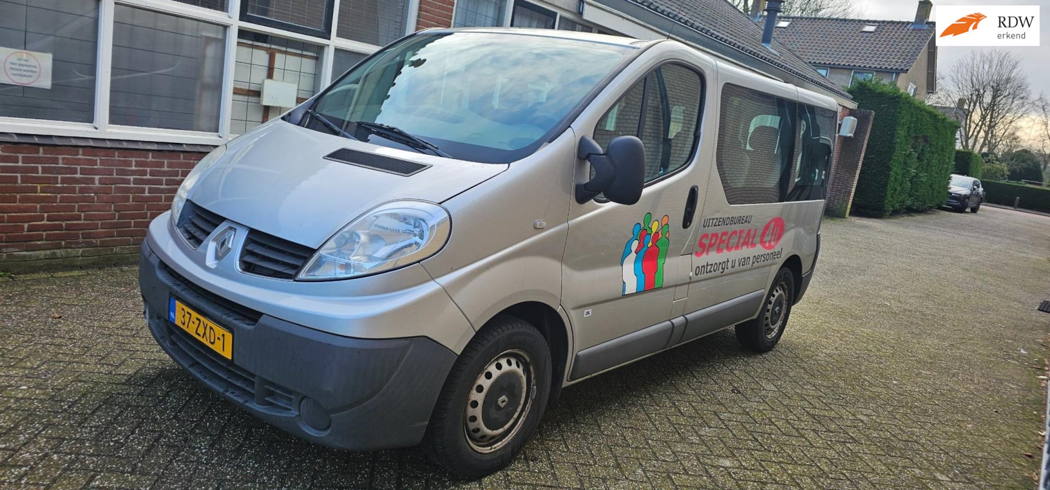 Renault Trafic Passenger - 2.0 dCi T27 L1H1 Authentique 9pers - AutoWereld.nl