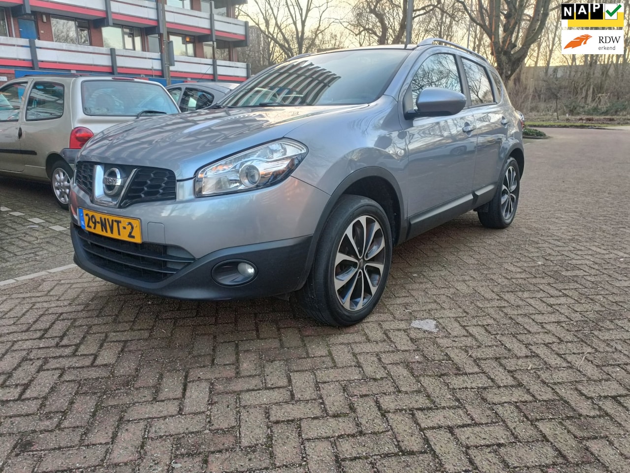 Nissan Qashqai - 1.6 EERST EIGENAR/PANO/CRUIS CONT/NAP - AutoWereld.nl