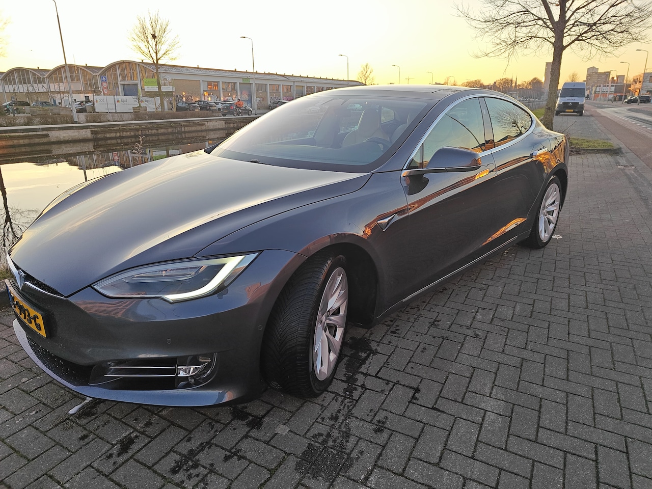 Tesla Model S - 75D Base MET fabrieksgarantie, Enhanced autopilot, Panoramadak, onbeperkt premium connectivity - AutoWereld.nl