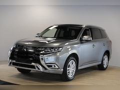 Mitsubishi Outlander - 2.4 PHEV Intense+ | Trekhaak | Zomer & Winterset | Dealer onderhouden