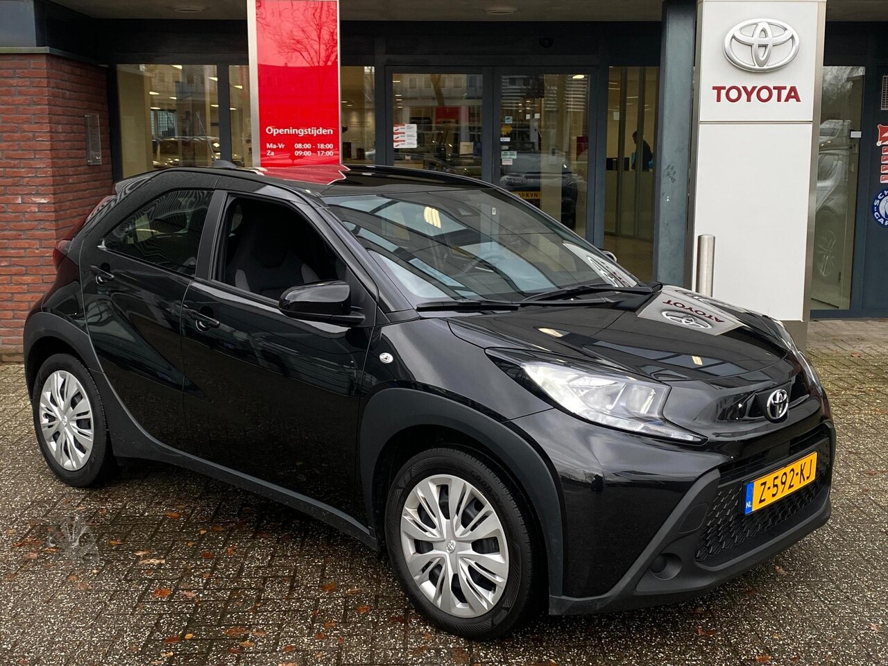 Toyota Aygo X - 1.0 VVT-i MT play 1.0 VVT-i MT Play - AutoWereld.nl