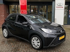 Toyota Aygo X - PLAY 5-DEURS NL-AUTO 5-DEURS APPLE/ANDROID DAB+ AD-CRUISE ACHTERUITRIJCAMERA