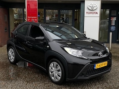 Toyota Aygo X - PLAY 5-DEURS NL-AUTO APPLE/ANDROID DAB+ AD-CRUISE AIRCO ACHTERUITRIJCAMERA